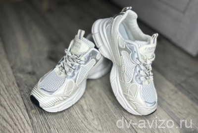 Кроссовки женские 37 (23,5 см)